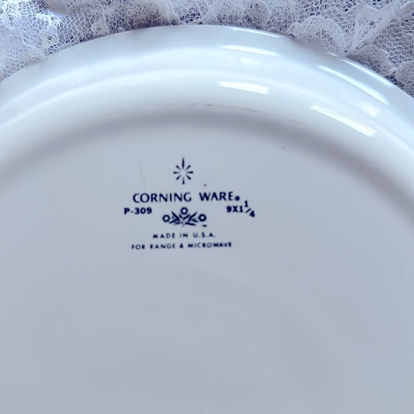 Corning ware EUC vintage blue cornflower pie plate - Picture 3 of 3